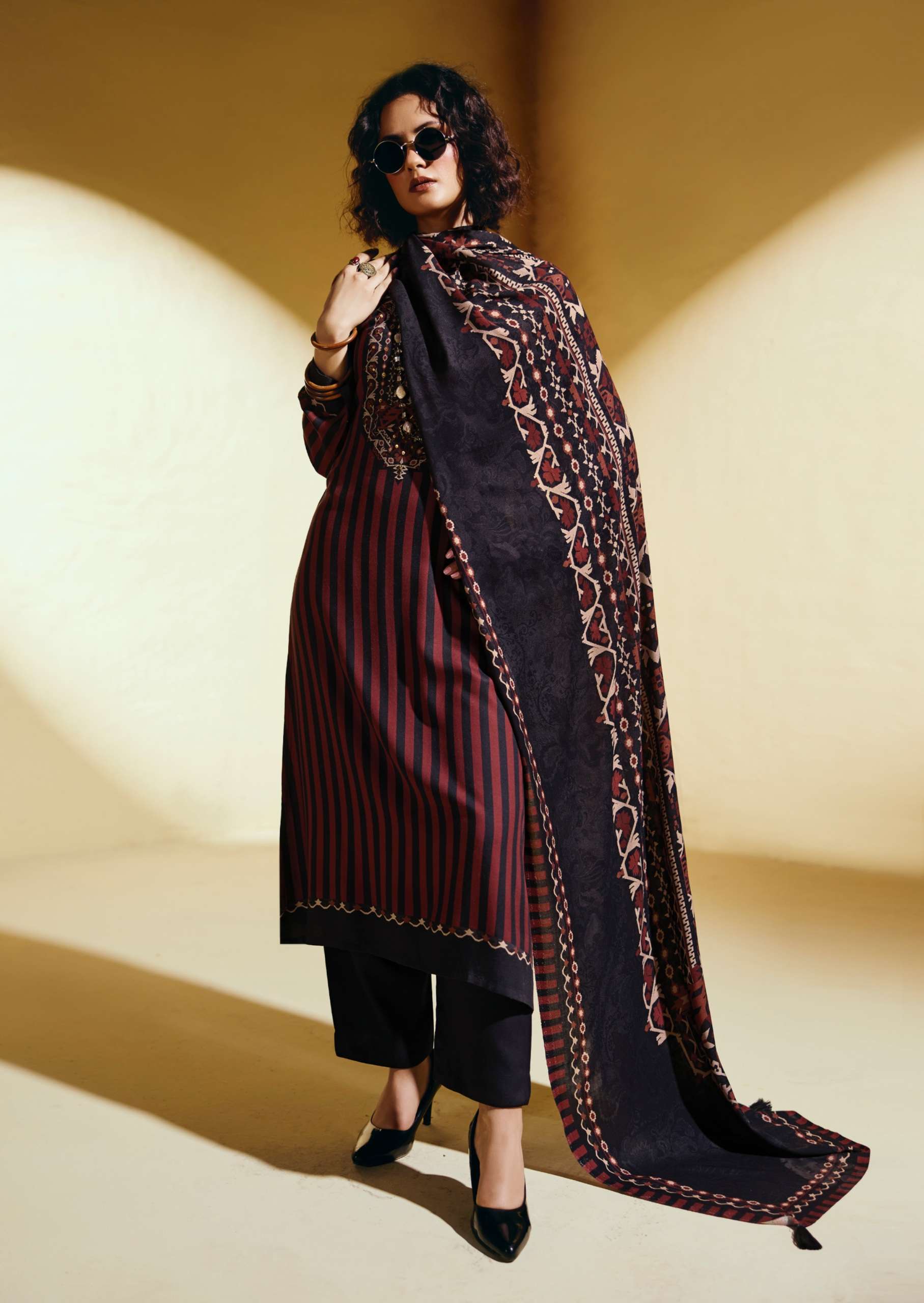 Sadhana Fashion - Sofi